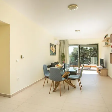 Eden Lily- Luxurious With Sea View Apartment *